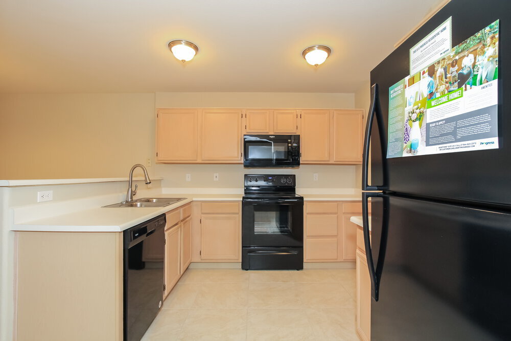 Building Photo - 2319 E Taro Ln