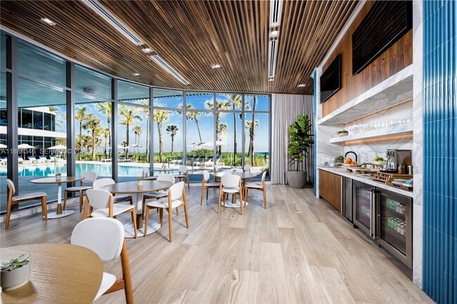 Building Photo - 1116 N Ocean Blvd