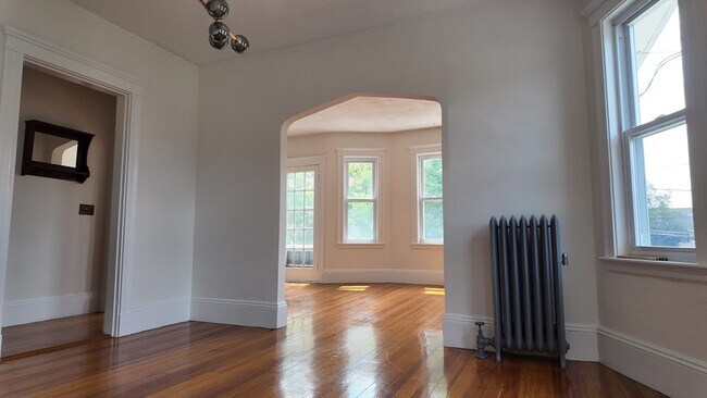 Building Photo - 245 Broadway