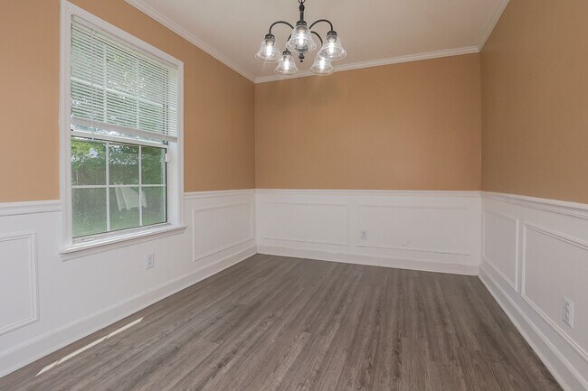 Building Photo - 4 bedroom 3 Bath in Tangelwoods - Fenced in backyard