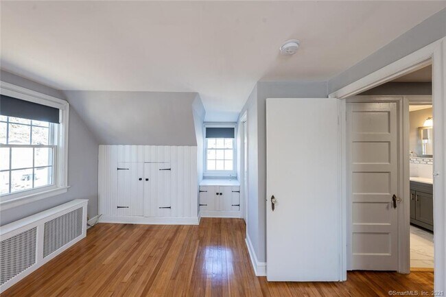 Building Photo - 126 Park Ave
