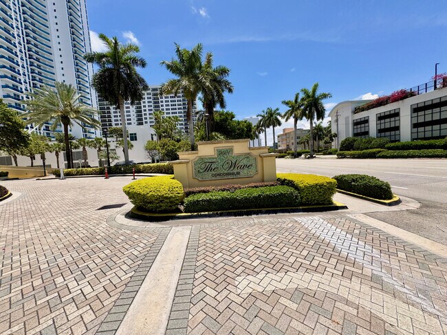 Building Photo - 2501 S Ocean Dr