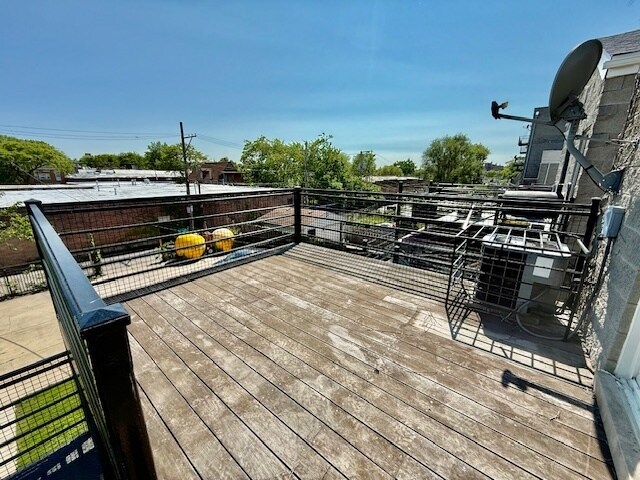 Building Photo - 2709 W Congress Pkwy