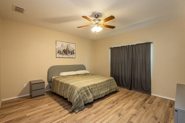 Building Photo - 11234 Sierra Gorda Dr