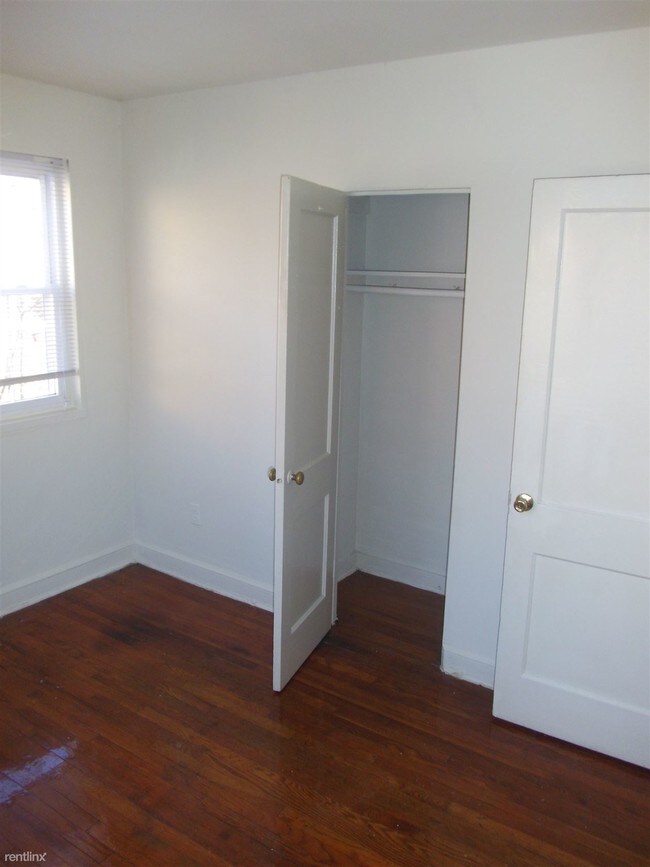 Building Photo - 100 Schuyler Rd