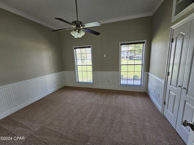 Building Photo - 2103 Coral Dr