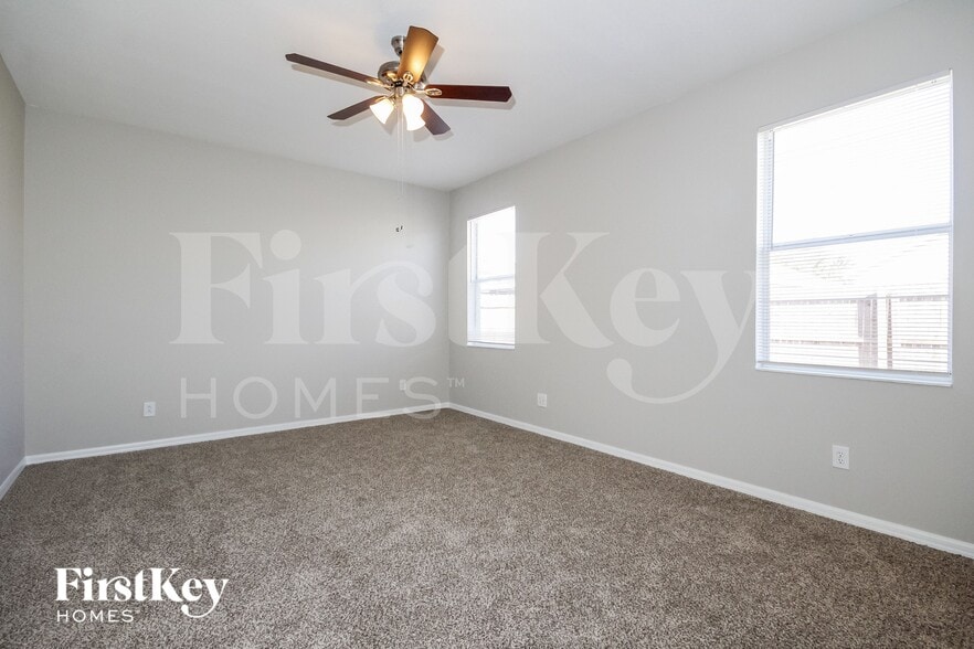 Building Photo - 8719 Sandy Plains Dr