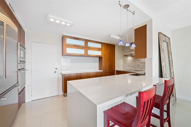 Building Photo - 3800 Galt Ocean Dr