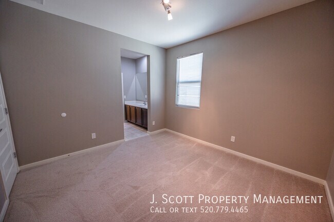 Building Photo - 1270 Carlsbad Dr