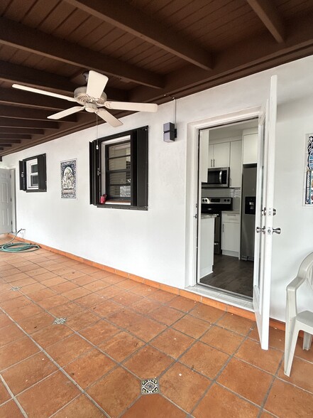 Building Photo - 6001 SW 116th Ave