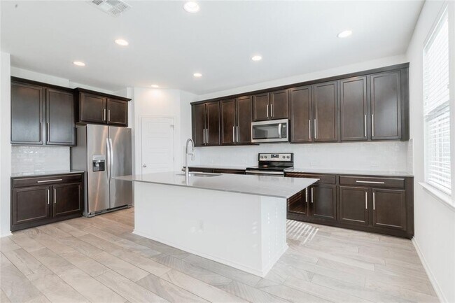 Building Photo - 1333 Terrace View Dr