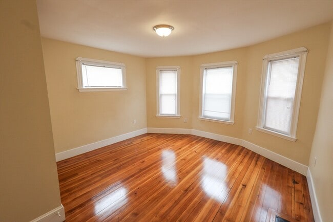 Building Photo - 42 Corona St
