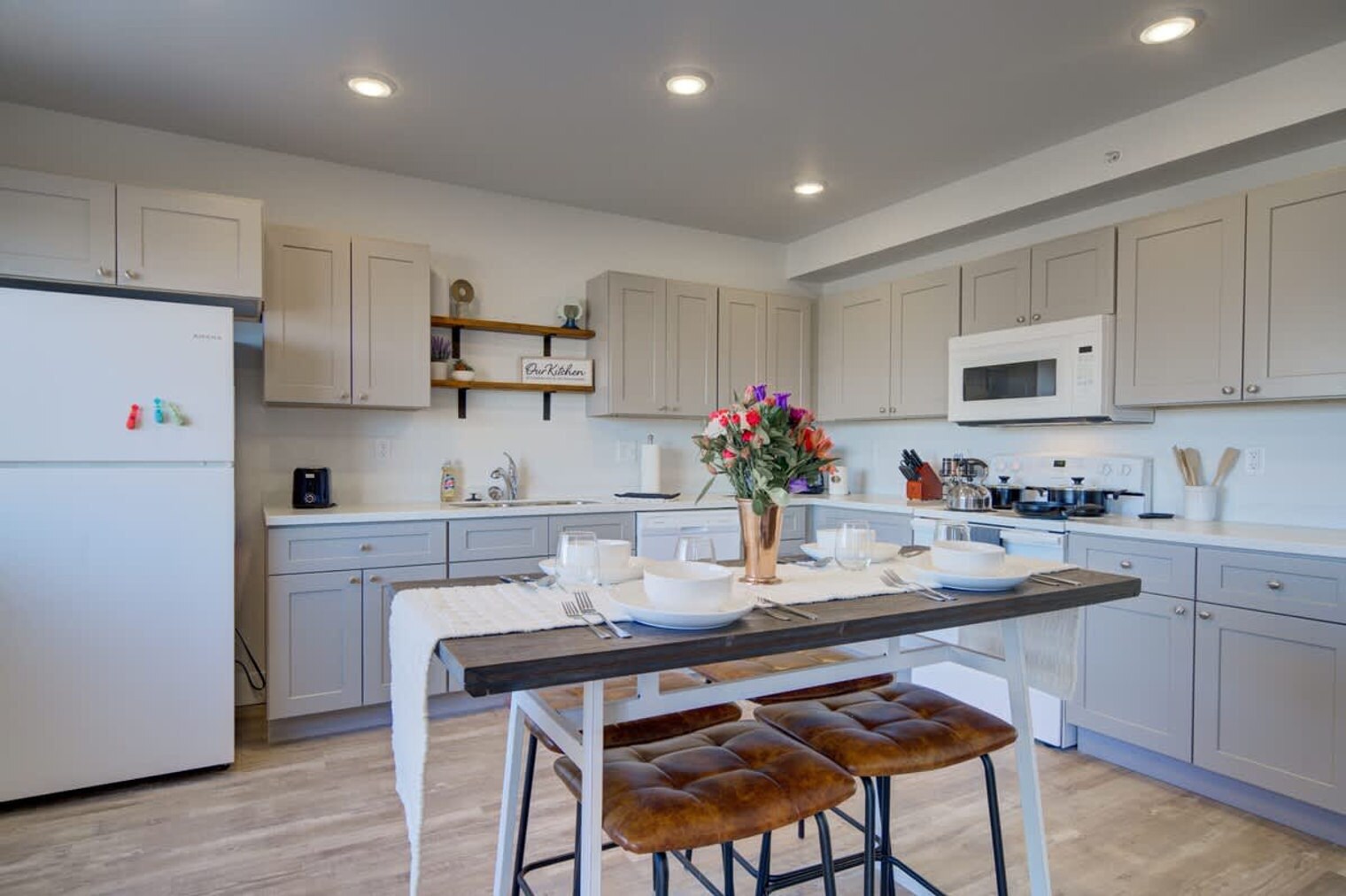 Building Photo - 5242 Fallon St