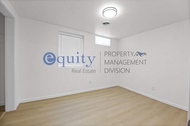 Building Photo - 8894 S 540 E