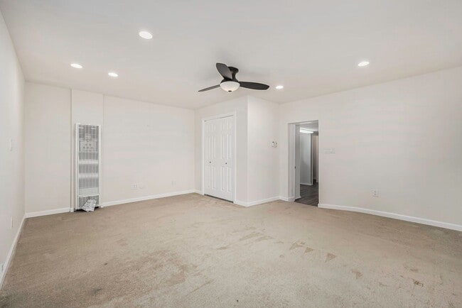 Building Photo - 919 Del Mar Ave