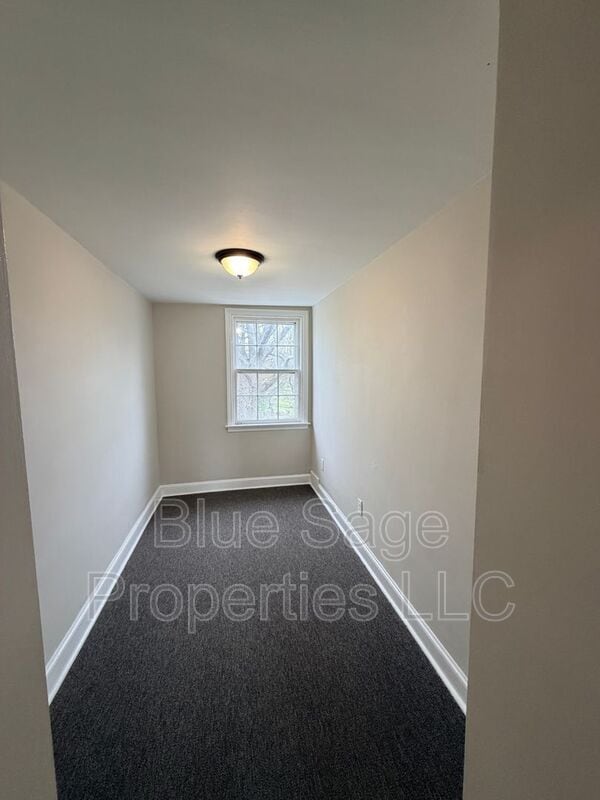 Building Photo - 2345 Bond Ave