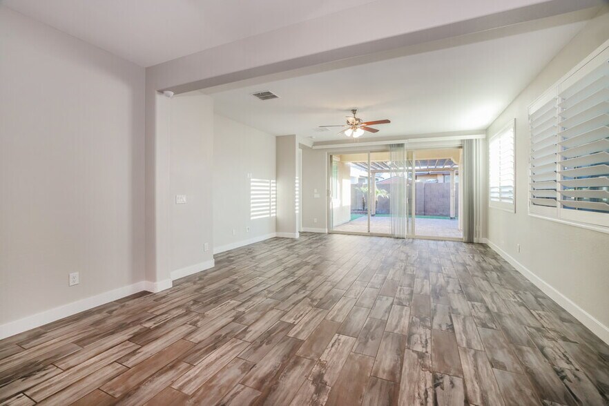 Building Photo - 10605 E Durant Dr