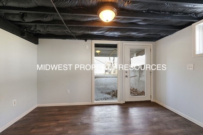 Building Photo - Historic Home in Downtown Lee's Summit