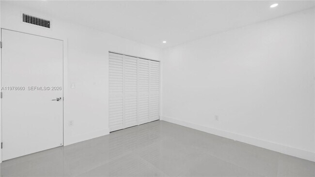 Building Photo - 6070 W 19th Ave