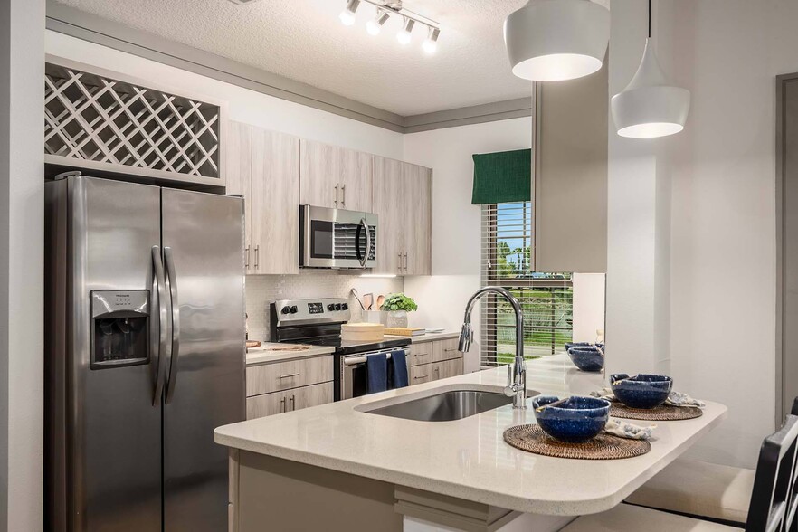 Building Photo - Botanic Waterside Apartments at Lakewood Ranch