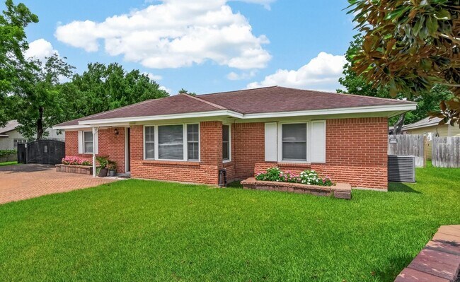 Building Photo - 207 Eldridge Rd
