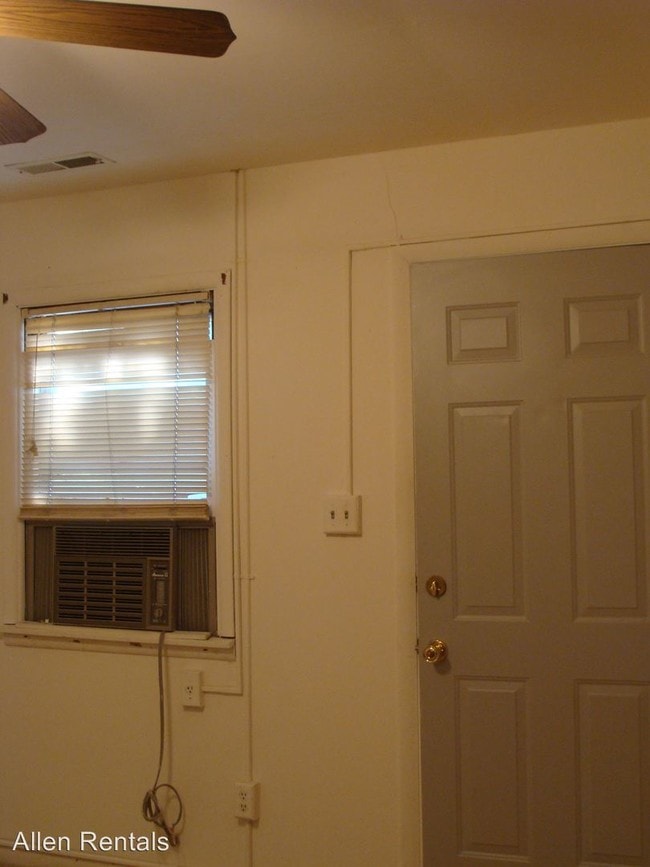 Building Photo - 1215 Poyntz Ave