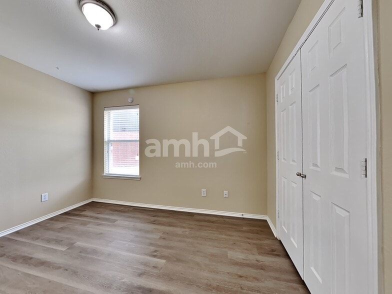 Building Photo - 4004 Heavenly Way