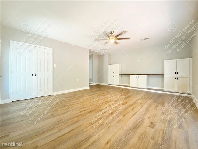 Building Photo - 4705 Quicksilver Blvd