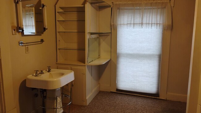 Building Photo - 26 E Mechanic St