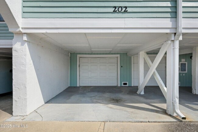 Building Photo - 202 Lewis Dr