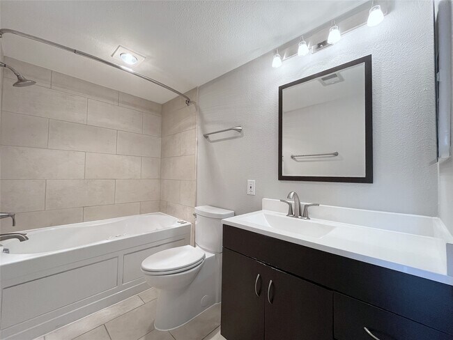 Building Photo - 1801 Stoney Brook Dr