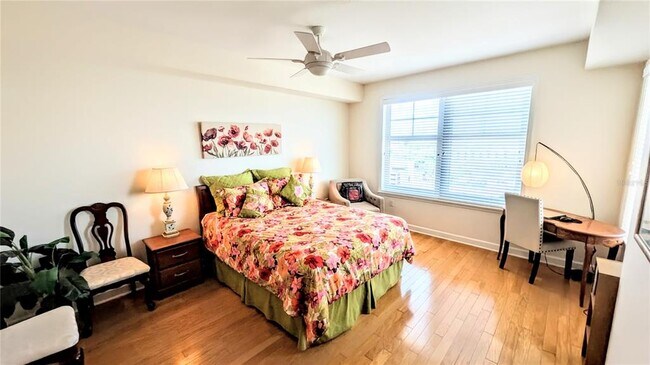 Building Photo - 750 N Tamiami Trl
