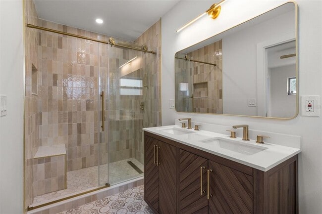 Building Photo - 3621 Searobin Dr SE