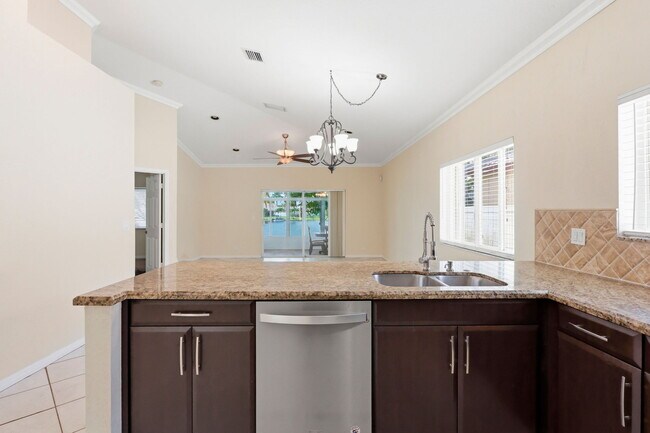 Building Photo - 1343 SW 44th Terrace
