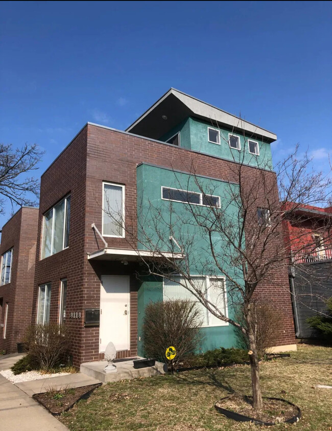 Building Photo - 4114 Walnut St