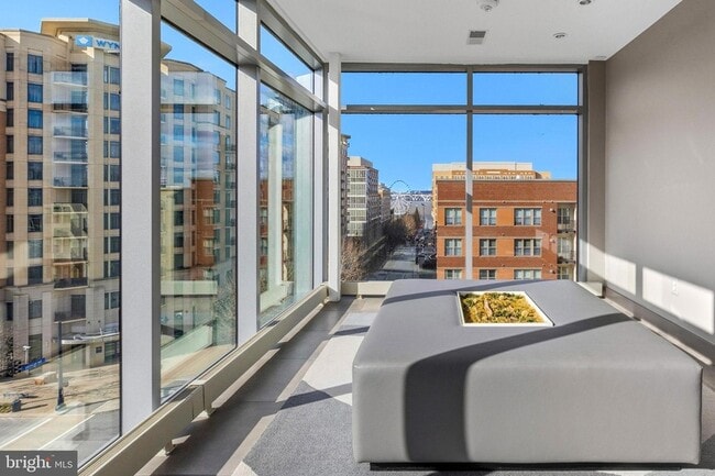 Building Photo - 145 Riverhaven Dr