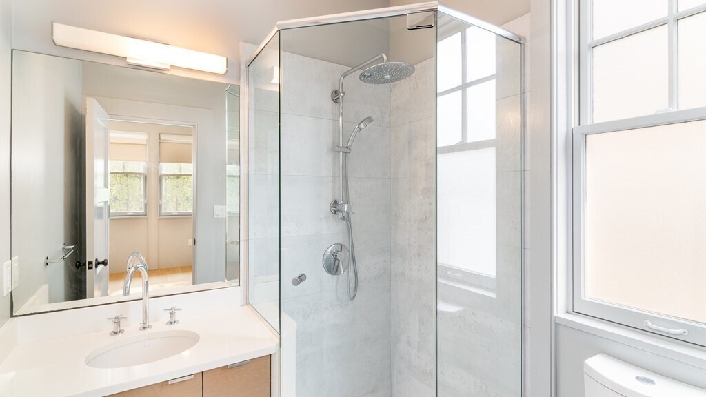 Building Photo - 48 Concord Ave