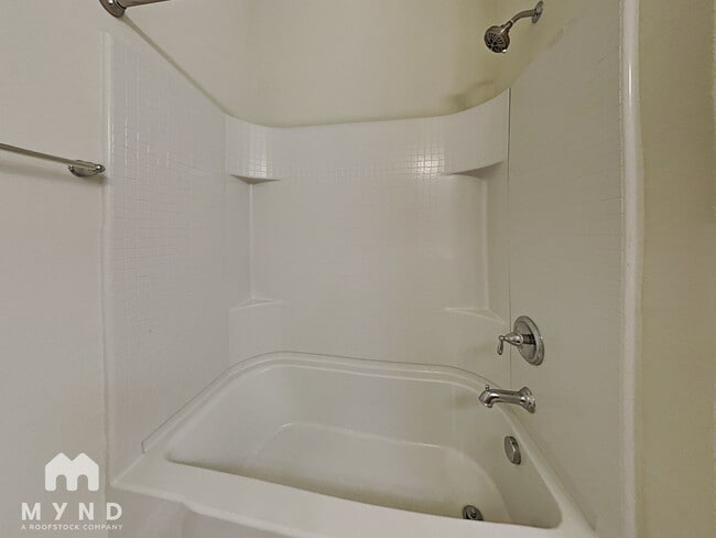 Building Photo - 4916 Meadow Falls Dr