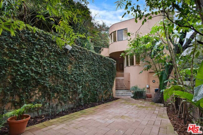 Building Photo - 10045 Reevesbury Dr