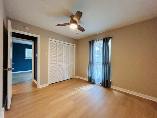 Building Photo - 2608 Cypress Ln