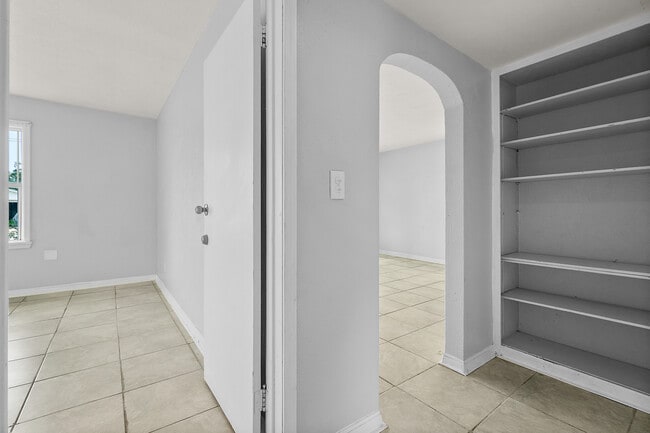 Building Photo - 626 Magnolia Ave