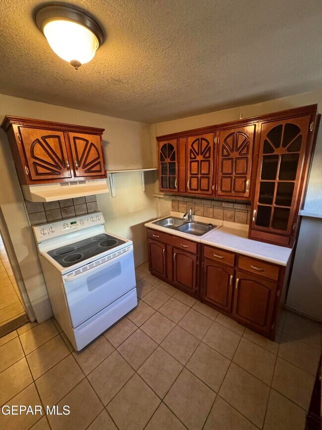 Building Photo - 617 Prospect St