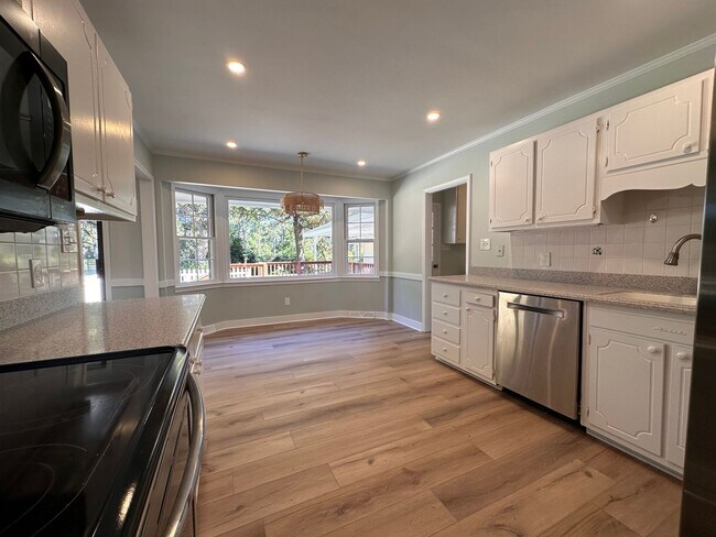 Building Photo - Home on High Tide