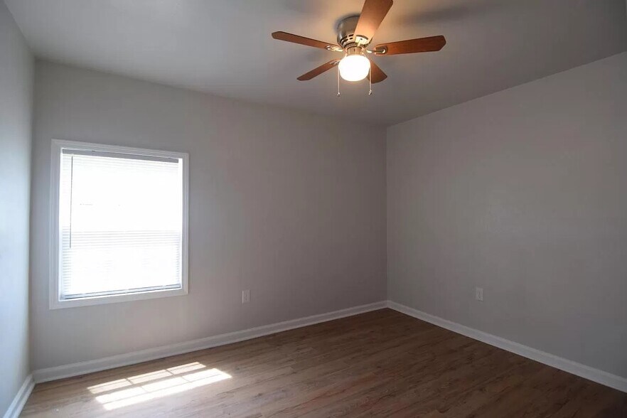 Building Photo - 1319 S 5th St