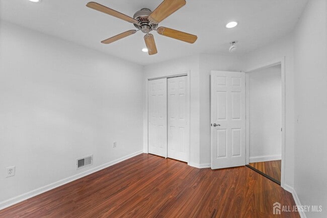 Building Photo - 13 Jill Ct