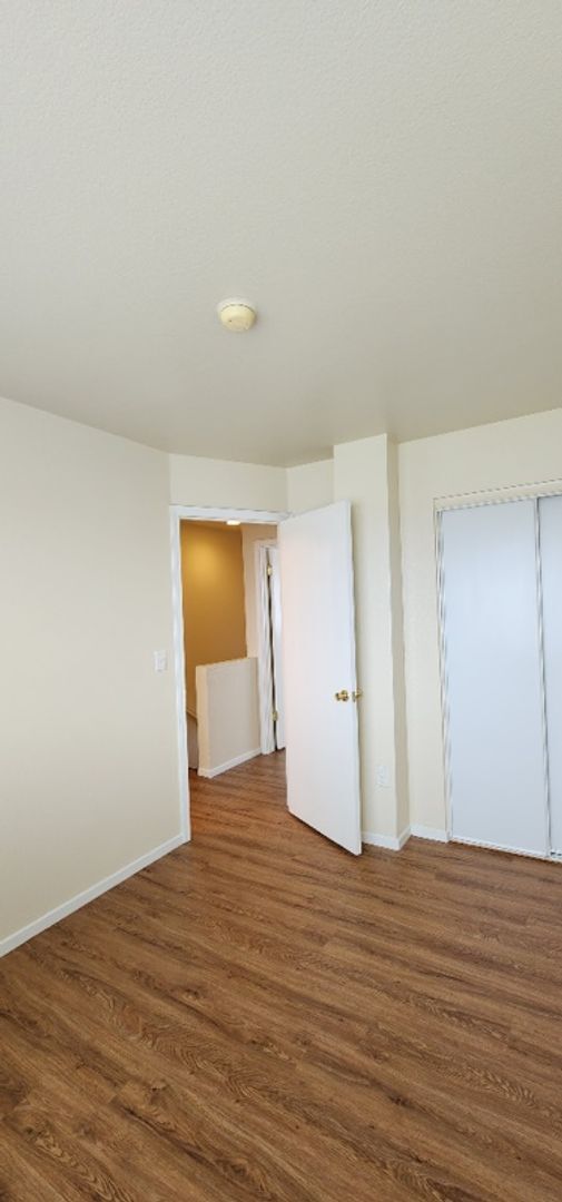 Building Photo - 809 Daniels Ave