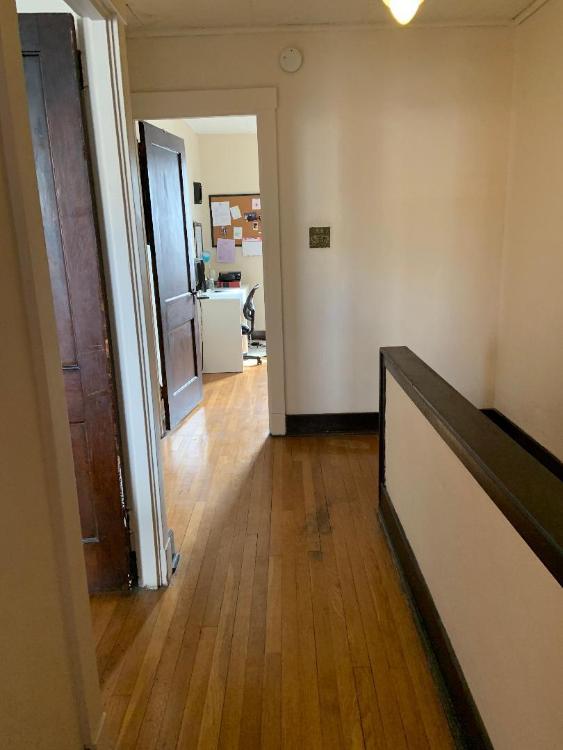 Second floor hall with view to office - 3322 Parkview Ave