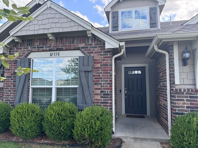 Building Photo - Lovely Southern Reserve 3 Bed 2 Bath - Jen...