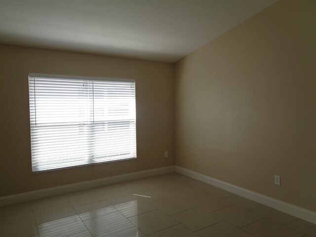 Building Photo - 29425 Crossland Dr