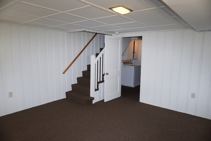 Building Photo - 137 Riverthorn Rd